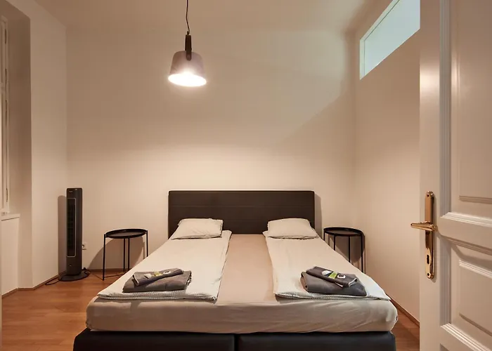 Premium Near Naschmarkt In 24h Check-in