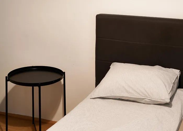 Premium Near Naschmarkt In 24h Check-in Viyana
